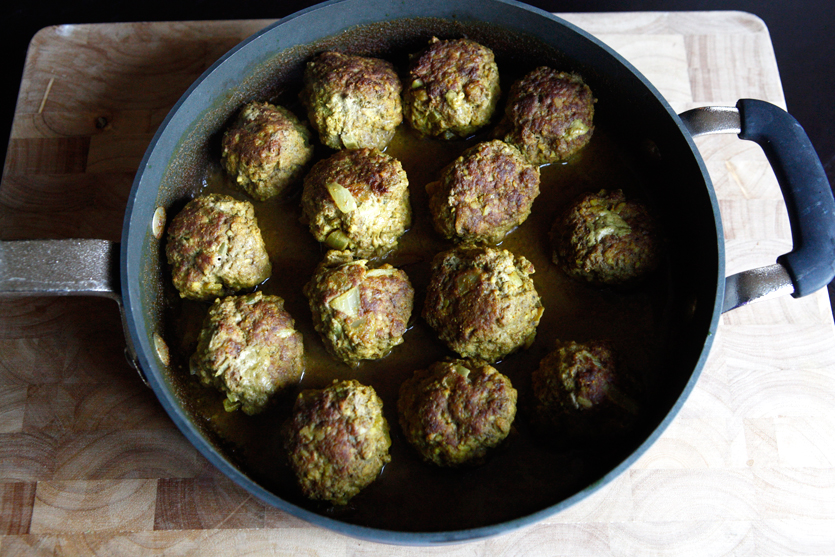 Meatballs-frying-without-sauce