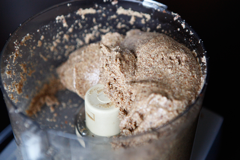 How-to: Make Homemade Creamy Almond Butter