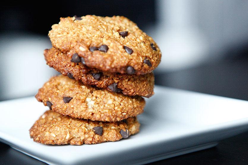 29 Paleo Treat Recipes- Chocolate Chip and Macadamia Nut Cookies