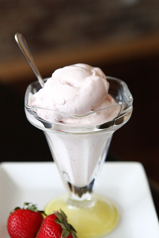 Paleo Berries 'n' Cream Ice-Cream