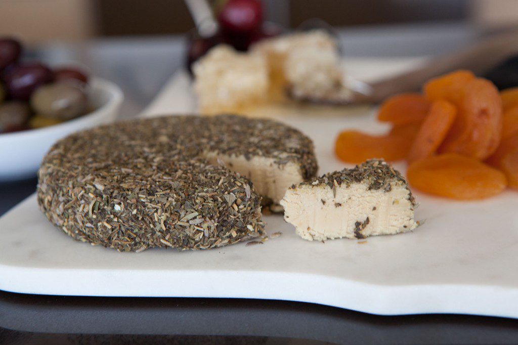 How-To: Make The Perfect PALEO Cheeseboard