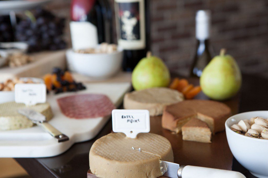 How-To: Make The Perfect PALEO Cheeseboard