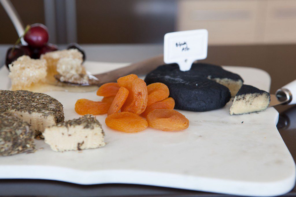How-To: Make The Perfect PALEO Cheeseboard