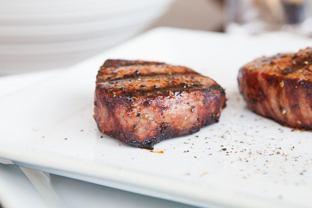 Seared Filet Mignon with Spinach and Berries Salad