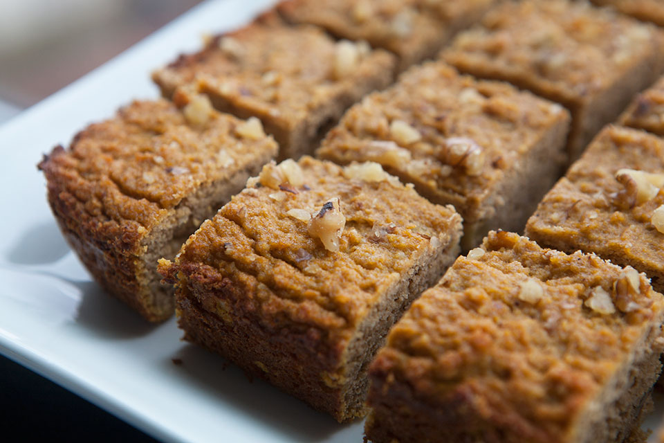 29 Paleo Treat Recipes- Pumpkin Walnut Protein Bars