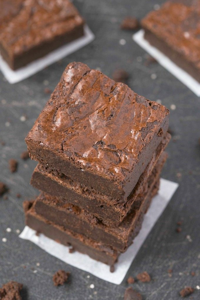 6 INGREDIENT FLOURLESS FUDGE BROWNIES