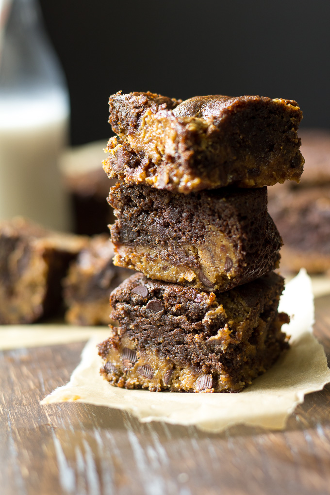 CHOCOLATE CHIP COOKIE DOUGH FUDGE BROWNIES {GRAIN FREE & PALEO}