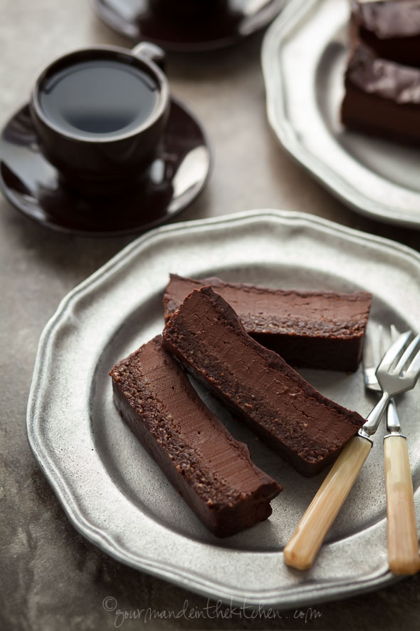 CHOCOLATE PEPPERMINT SILK BROWNIE BARS (GRAIN-FREE, VEGAN, PALEO-FRIENDLY)