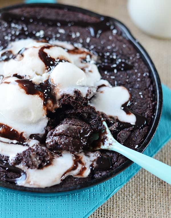 CHOCOLATE SKILLET BROWNIE (GLUTEN FREE, PALEO, VEGAN)