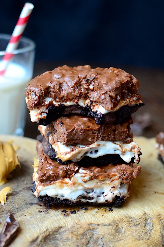 FLOURLESS MARSHMALLOW CRUNCH BROWNIES