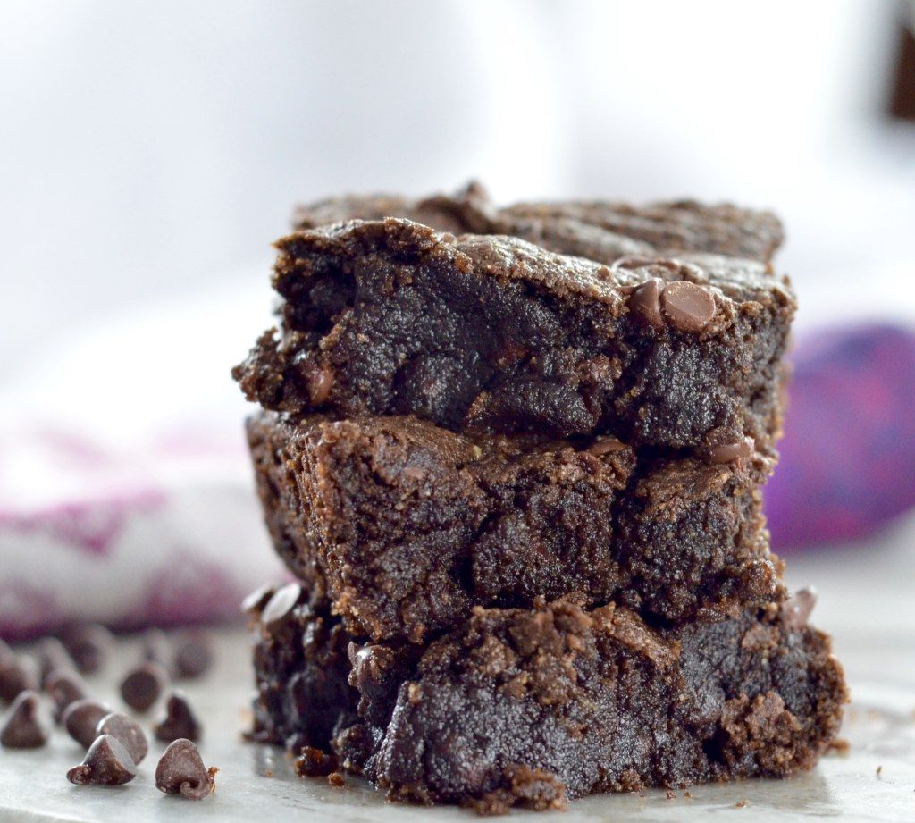 FUDGY PALEO BROWNIES (JoyFoodSunshine)