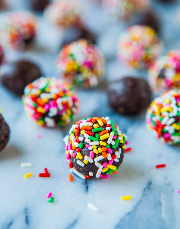 HEALTHY FUDGY BROWNIE BITES