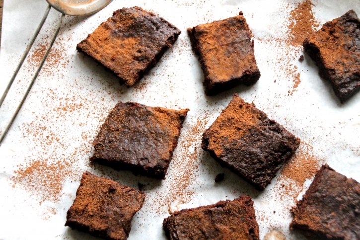 THE BEST VEGAN BROWNIES