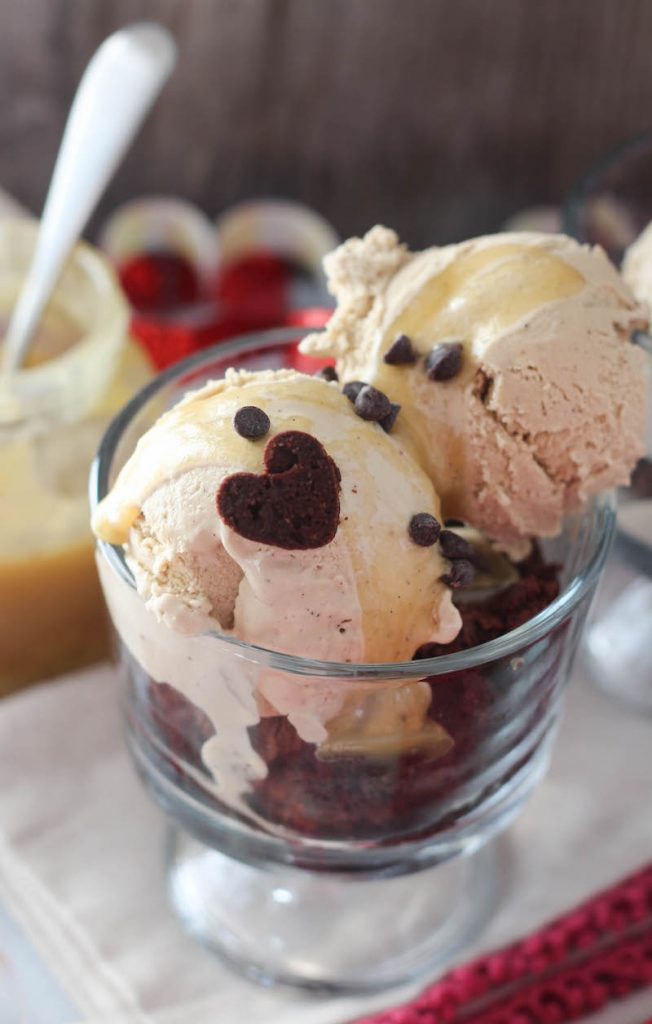 VALENTINE’S DAY BROWNIE MOCHA SUNDAES