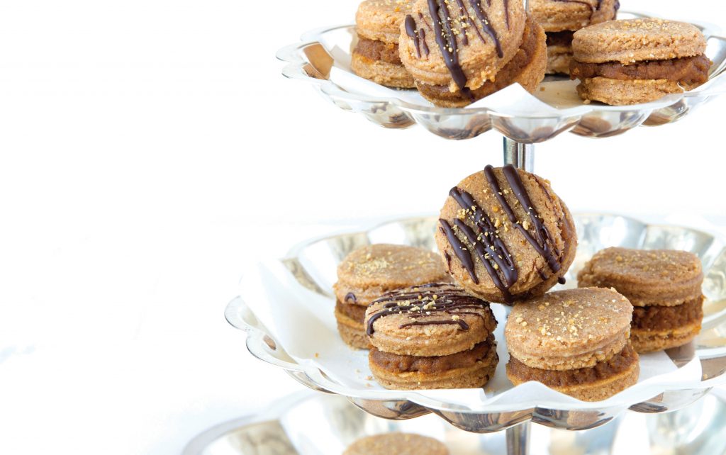 GINGERBREAD SNAP PUMPKIN BUTTER COOKIE SANDWICHES