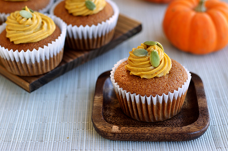 PIE STUFFED CUPCAKES