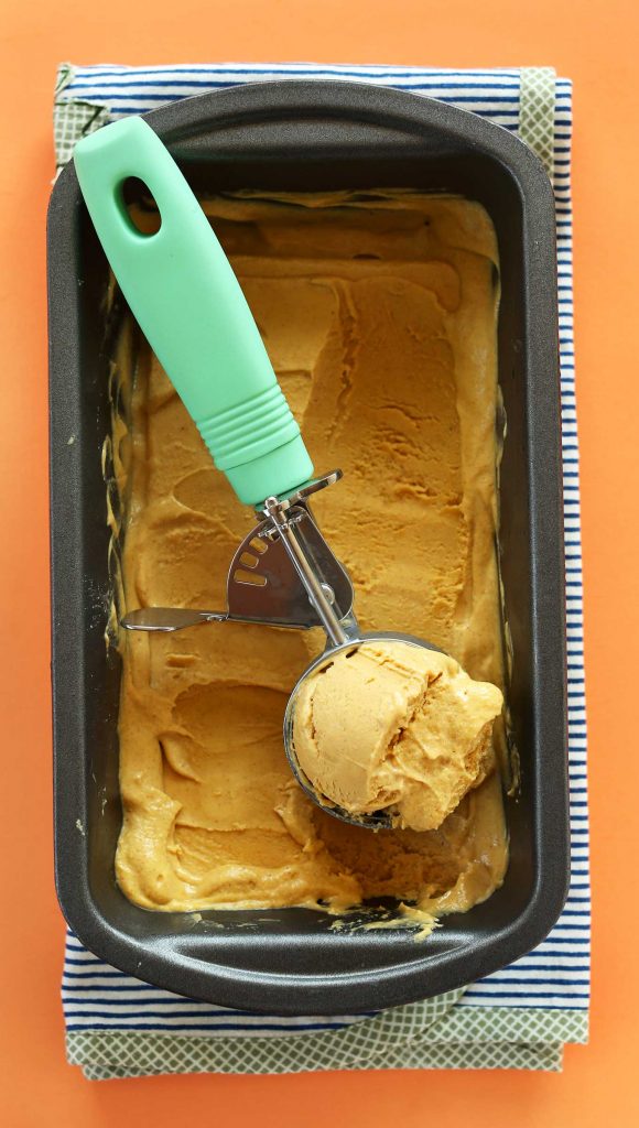 VEGAN PUMPKIN PIE ICE CREAM