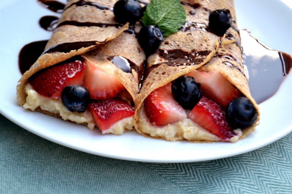 FRESH BERRY CREPES