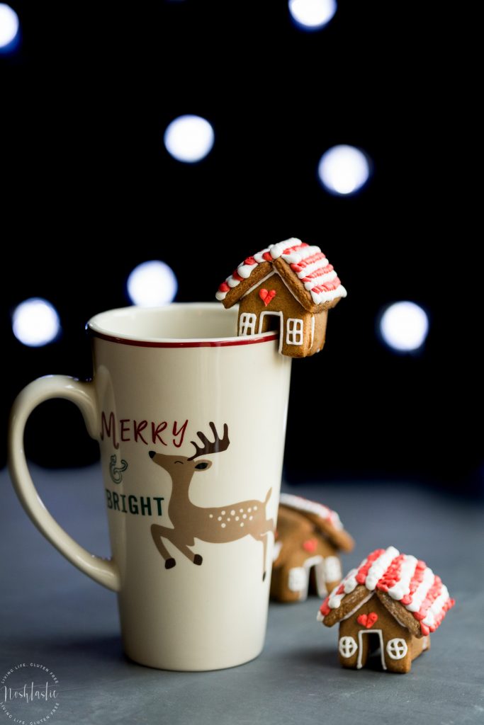 MINI GINGERBREAD HOUSE MUG TOPPER COOKIES