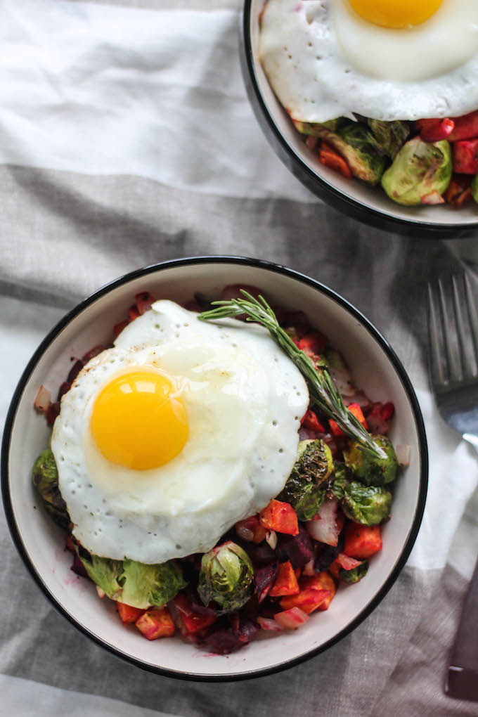 ROSEMARY ROASTED VEGETABLE BREAKFAST BOWLS