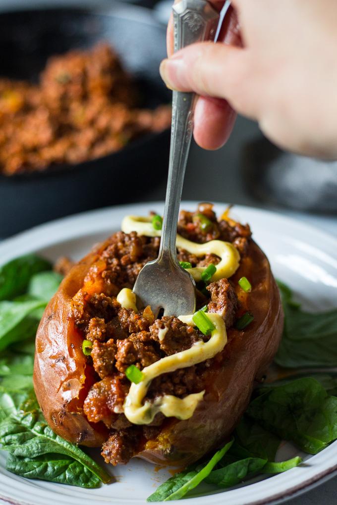 EASY PALEO CHILI STUFFED SWEET POTATOES