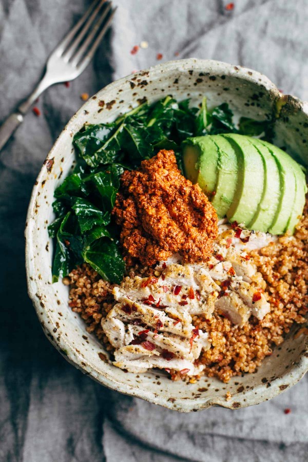 MARINATED KALE AND CHICKEN BOWLS WITH SUN DRIED TOMATO SAUCE