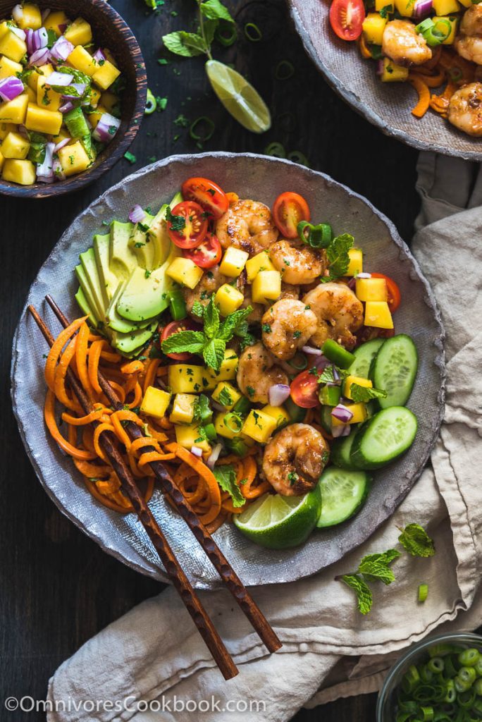 SHRIMP SALAD BOWL WITH MANGO SALSA