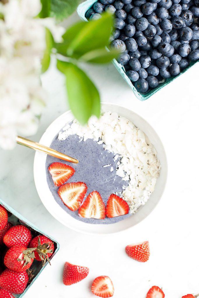 4TH OF JULY BLUEBERRY SMOOTHIE BOWLS