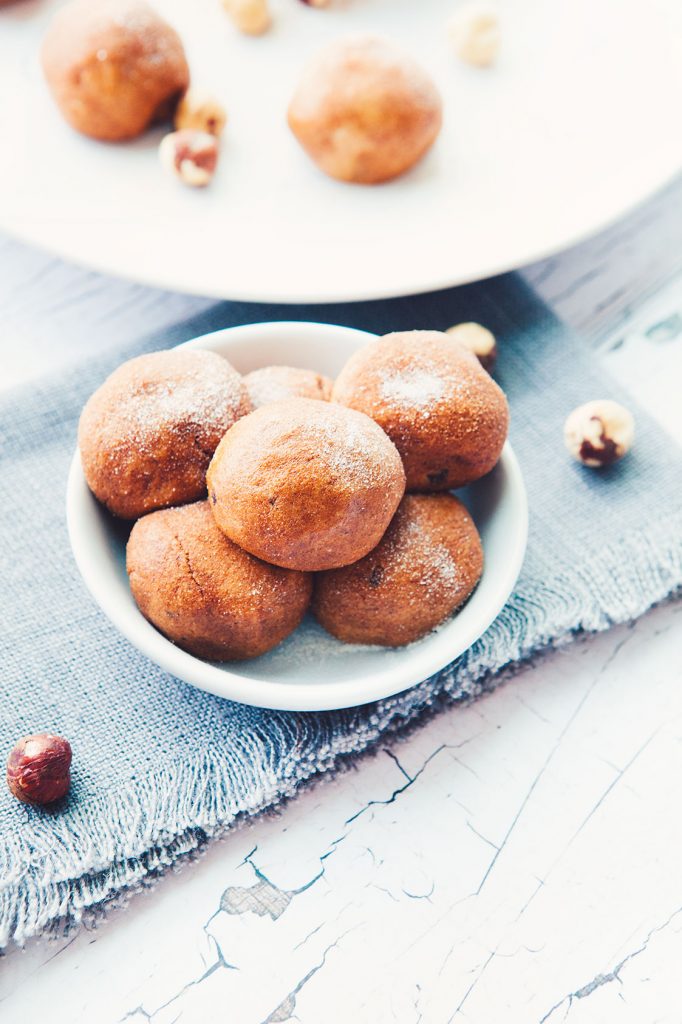 Cinnamon Roll Energy Balls