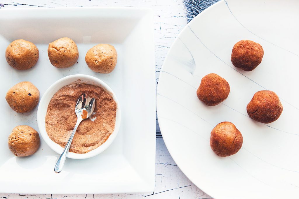 Cinnamon Roll Energy Balls