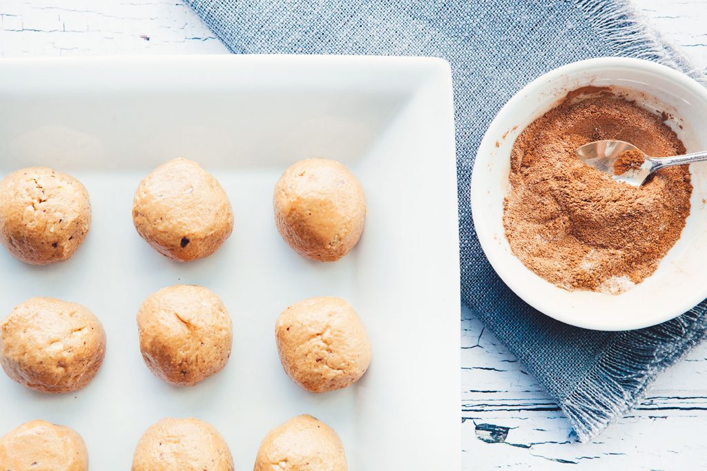 Cinnamon Roll Energy Balls