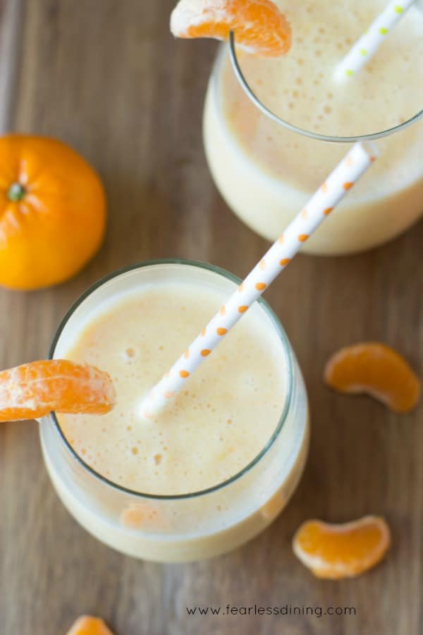 EASY 4 INGREDIENT VEGAN CREAMSICLE SMOOTHIE