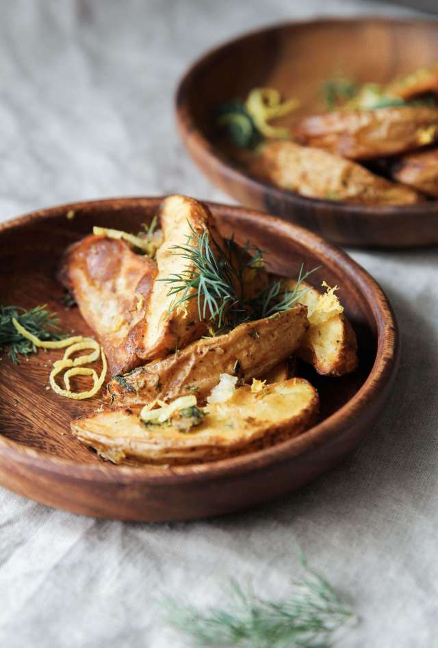 LEMON DILL POTATO WEDGES