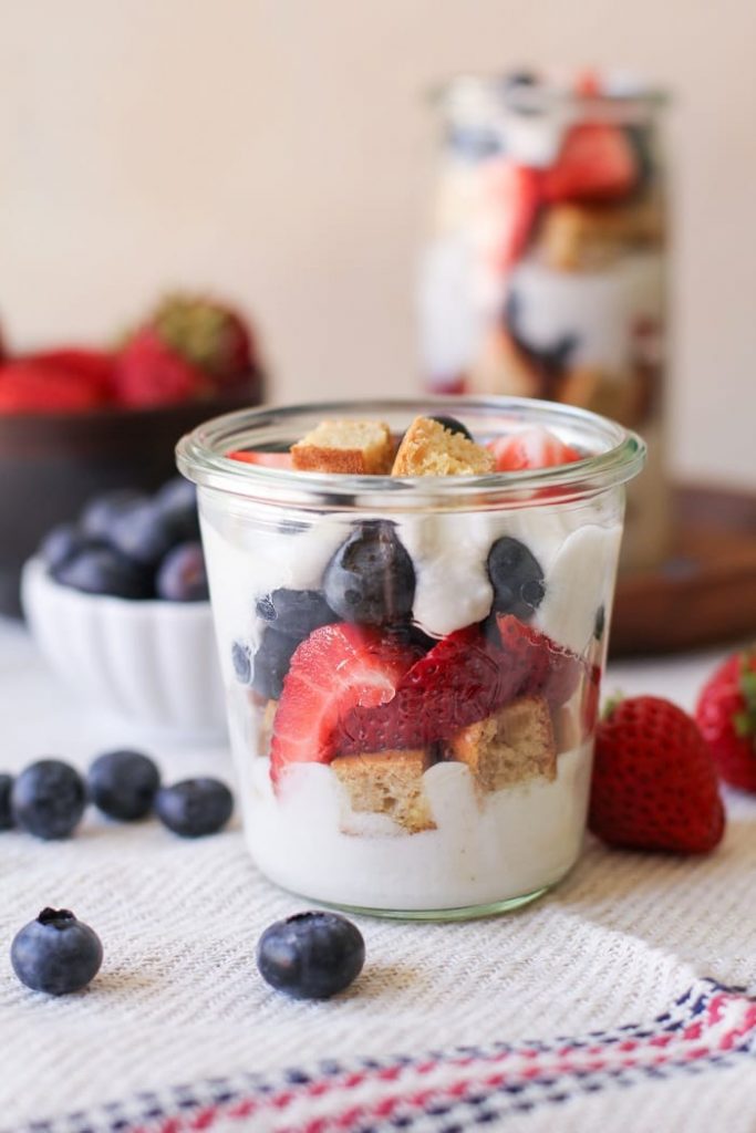 PALEO MIXED BERRY VANILLA CAKE PARFAITS