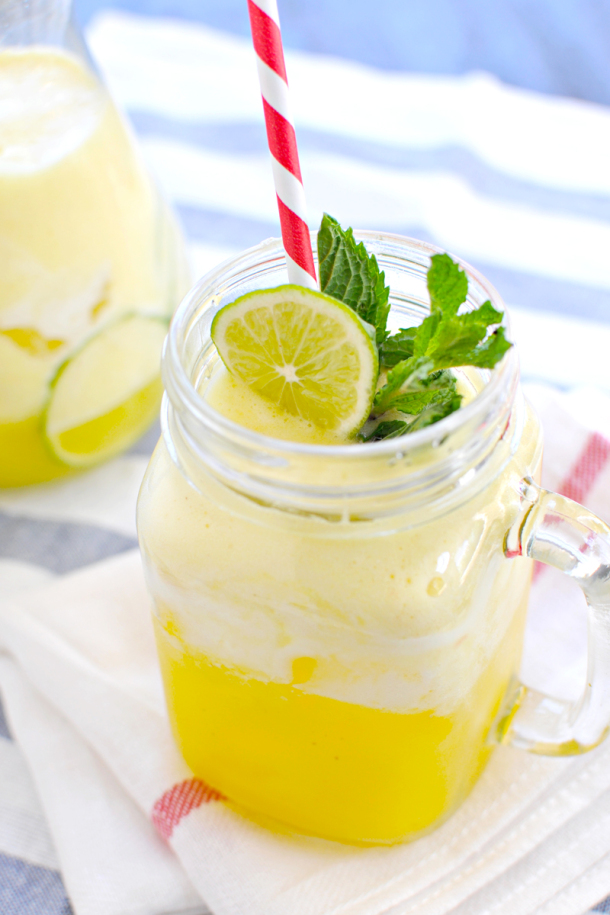 PINEAPPLE-MINT COCONUT WATER FRAPPÉ