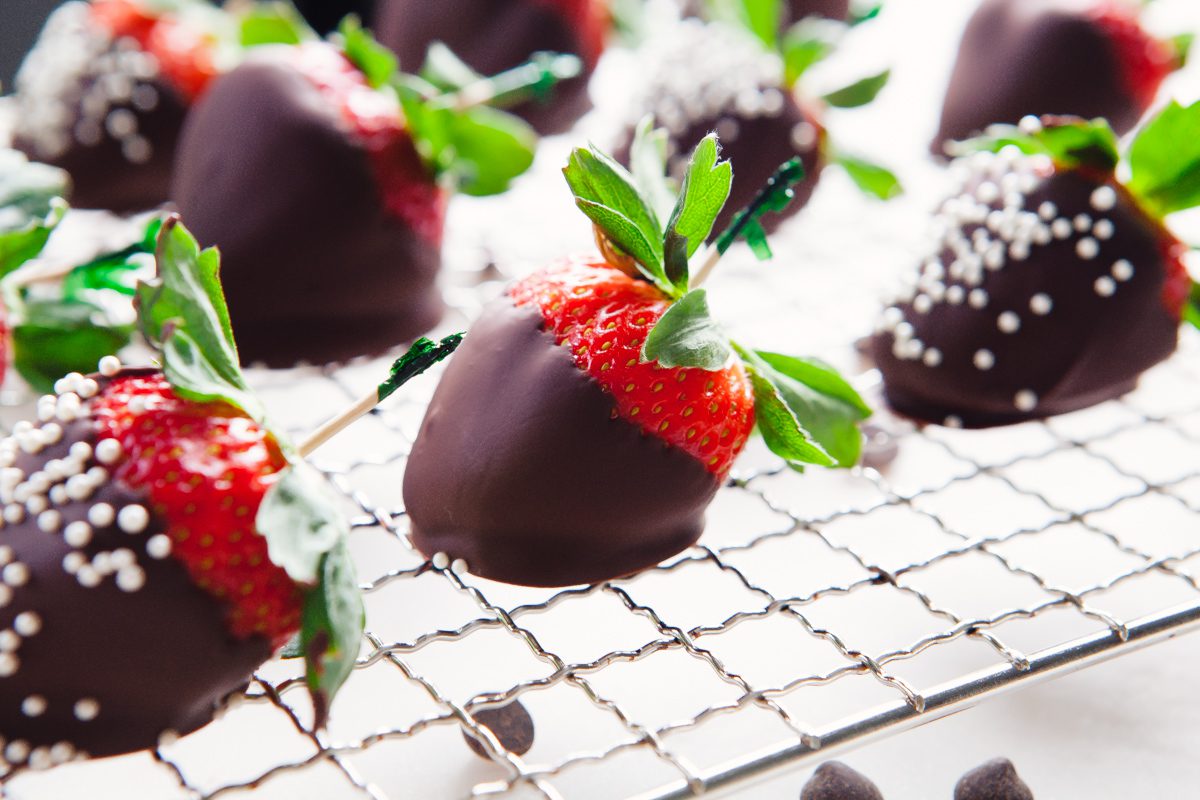 Best Chocolate Strawberries with gluten free & dairy free ingredients!