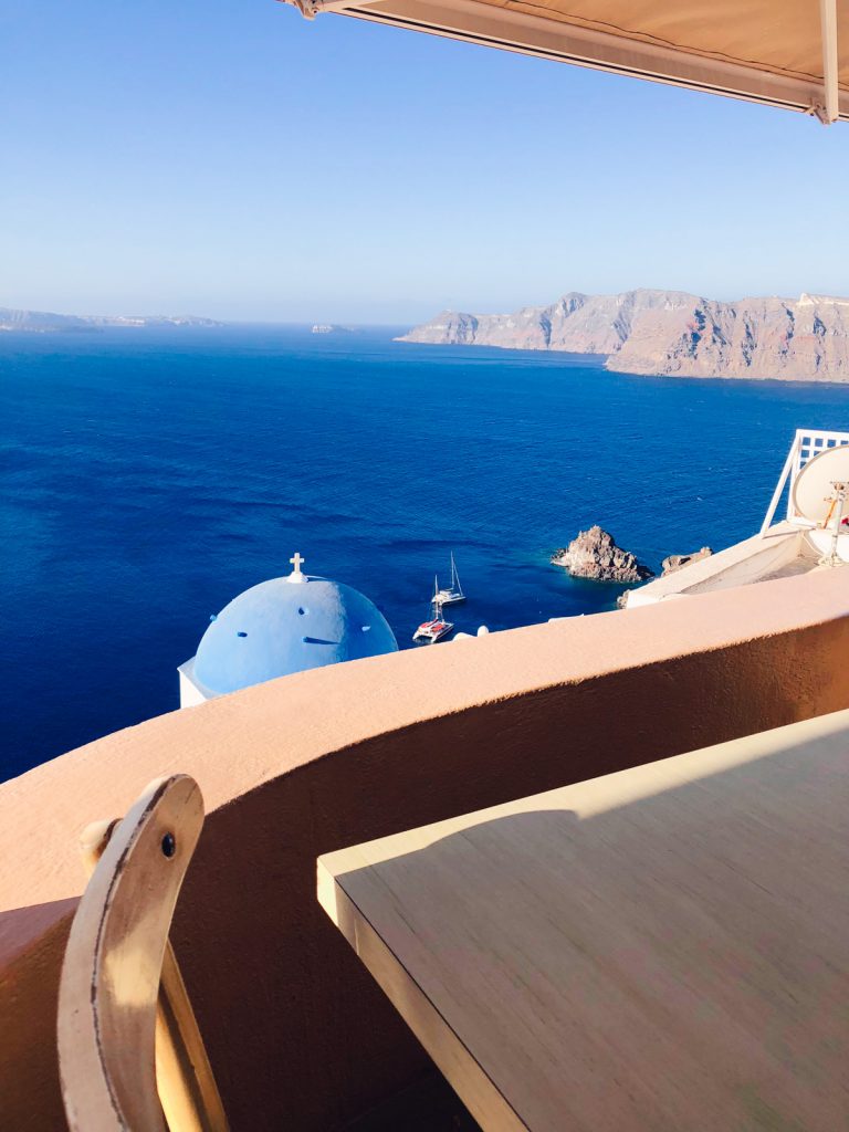 Mariel's Santorini Guide