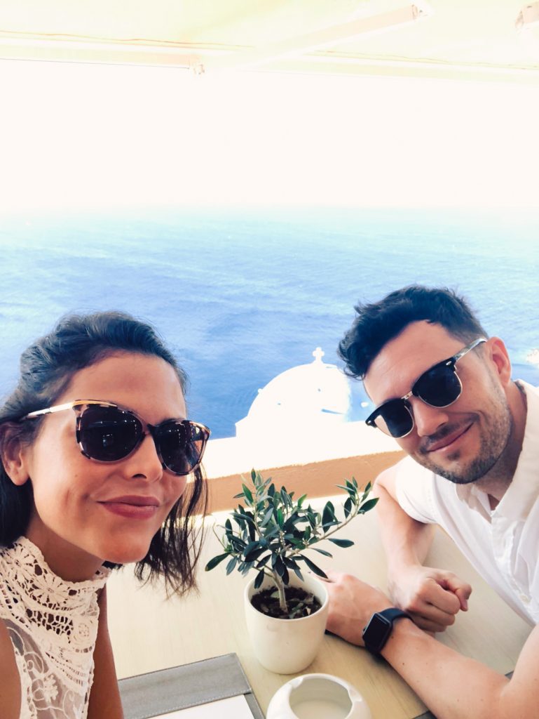 Mariel's Santorini Guide