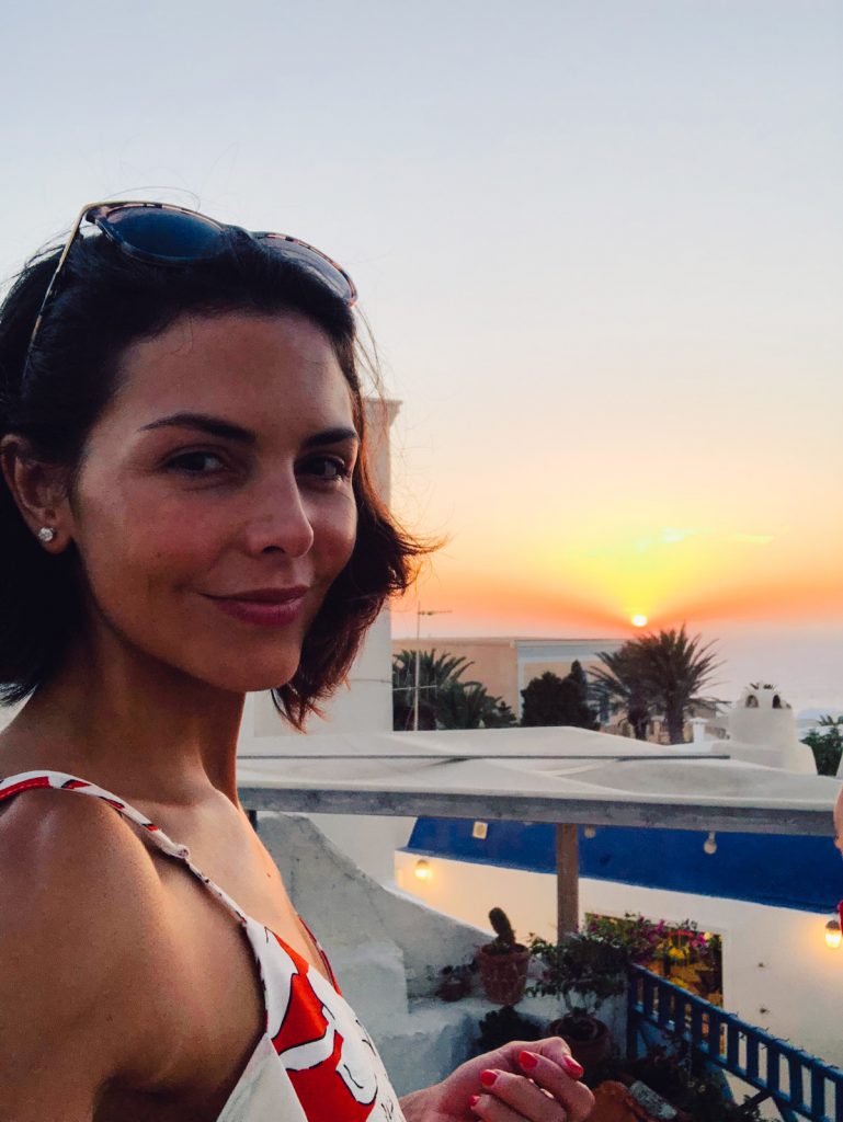 Mariel's Santorini Guide