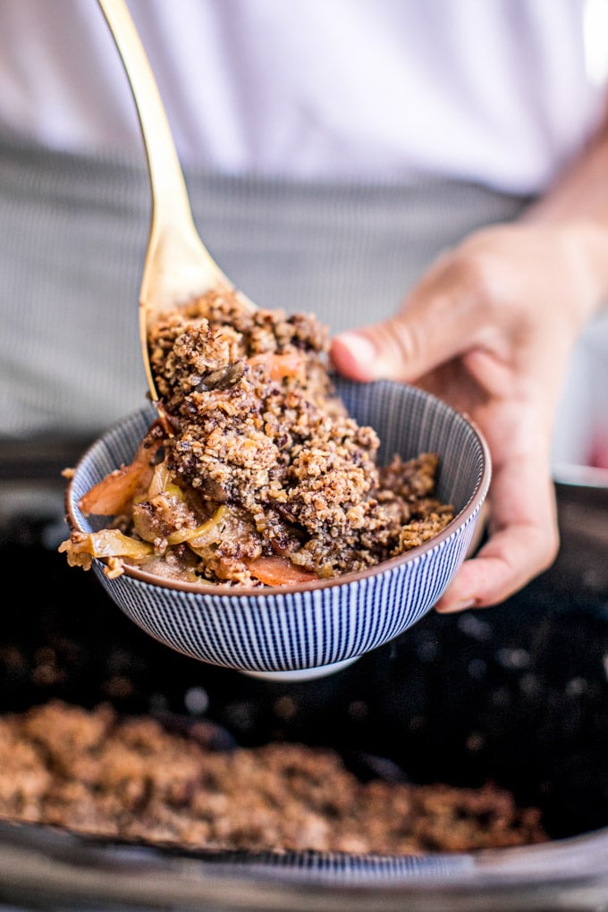 Easy Slow Cooker Apple Crisp Recipe