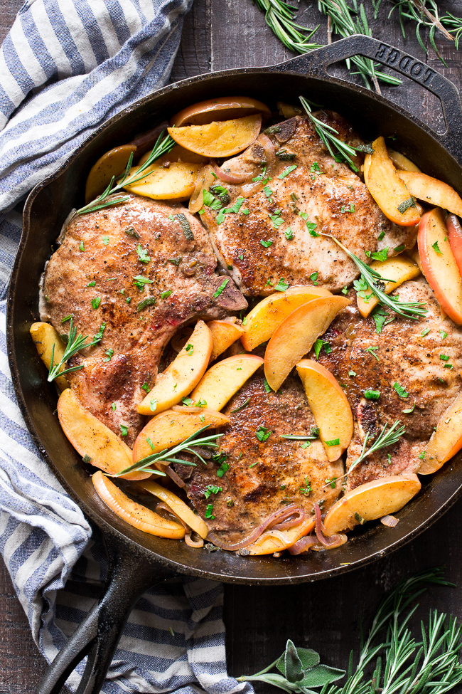 One-Skillet Pork Chops with Apples