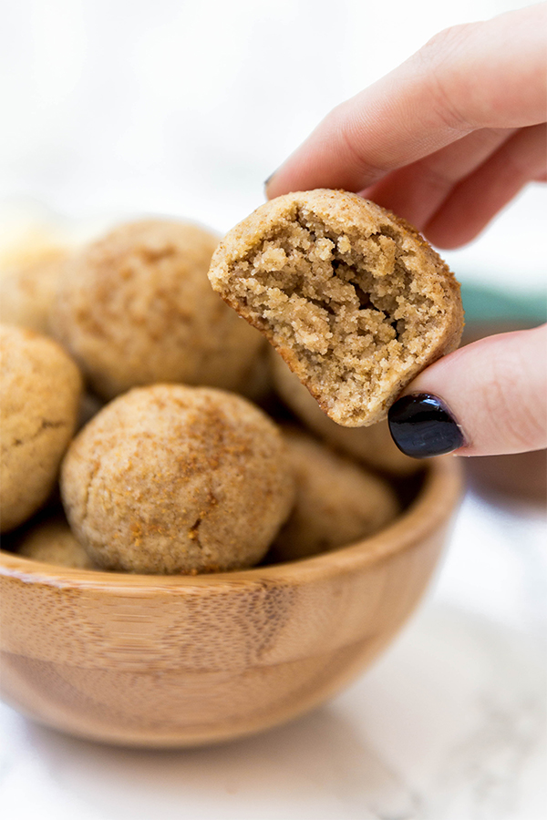 Paleo Apple Cinnamon Sugar Donut Holes