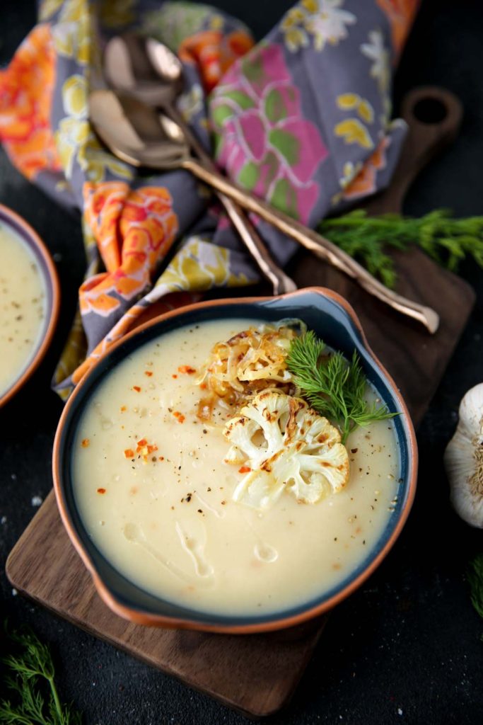 Roasted Garlic Cauliflower Soup