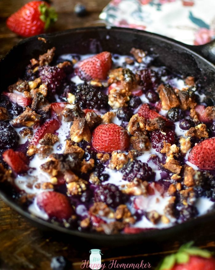 Whole30 Berries and Cream Breakfast Crisp